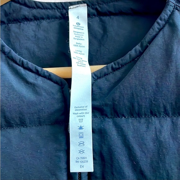 Lululemon women black vest
90% Grey goose down
10% Goose feathers - Picture 6 of 10